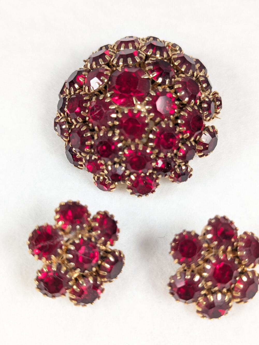 Vintage 1950s Red Rhinestone Dome Brooch Pin & Matching Clip On Earrings Set